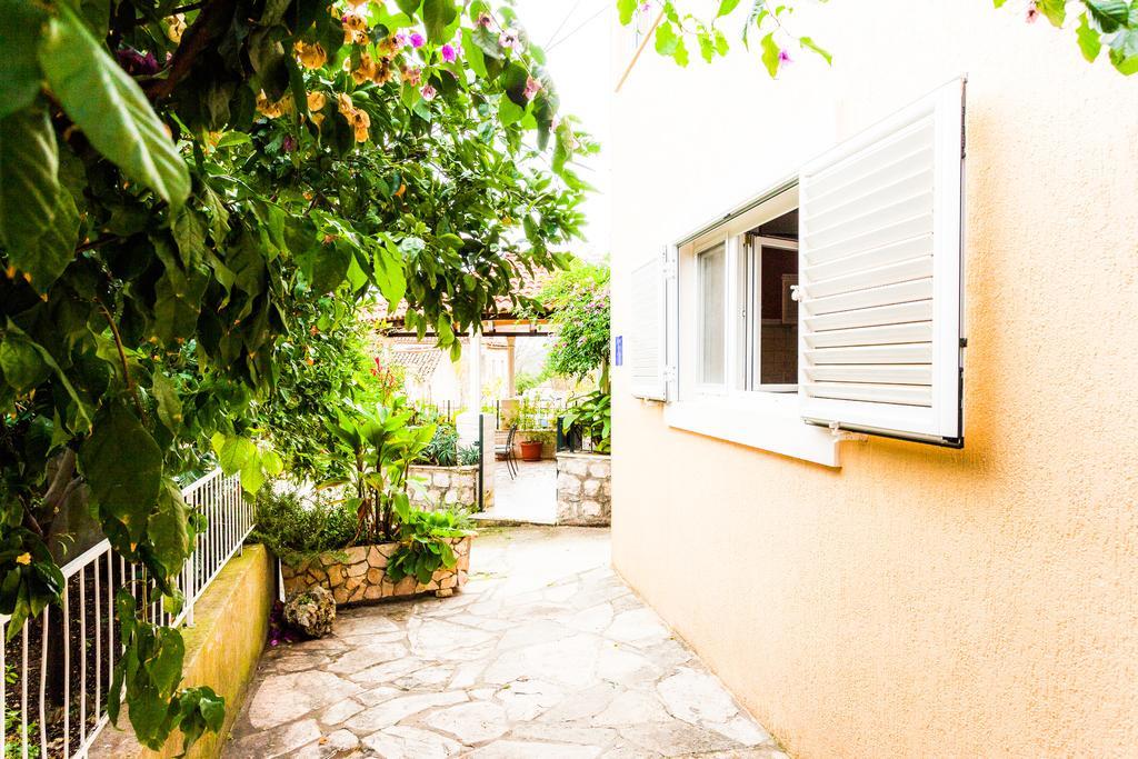 Holiday Home Villa Pindo Ston Exterior photo